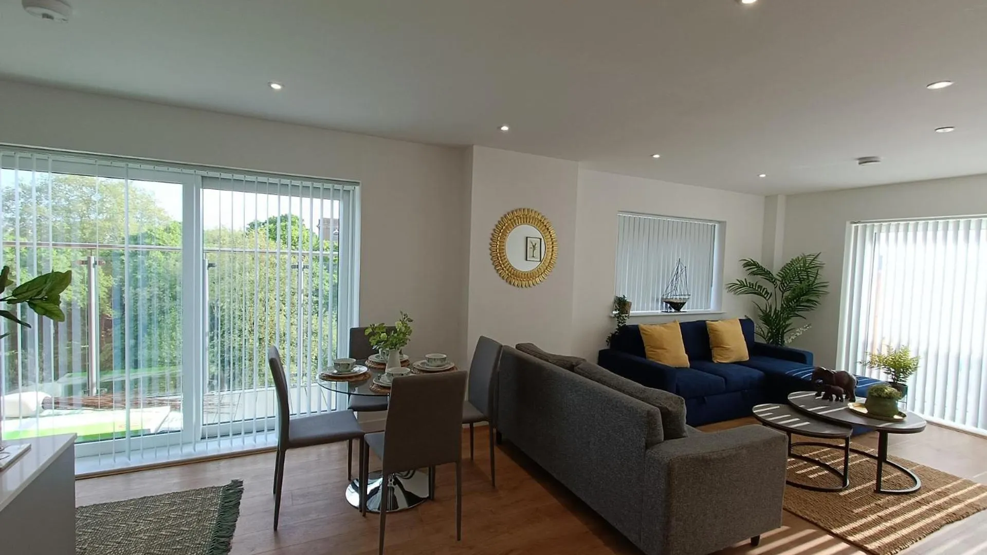 Snuggle Inn: Riverside Apartments with Thames Views London