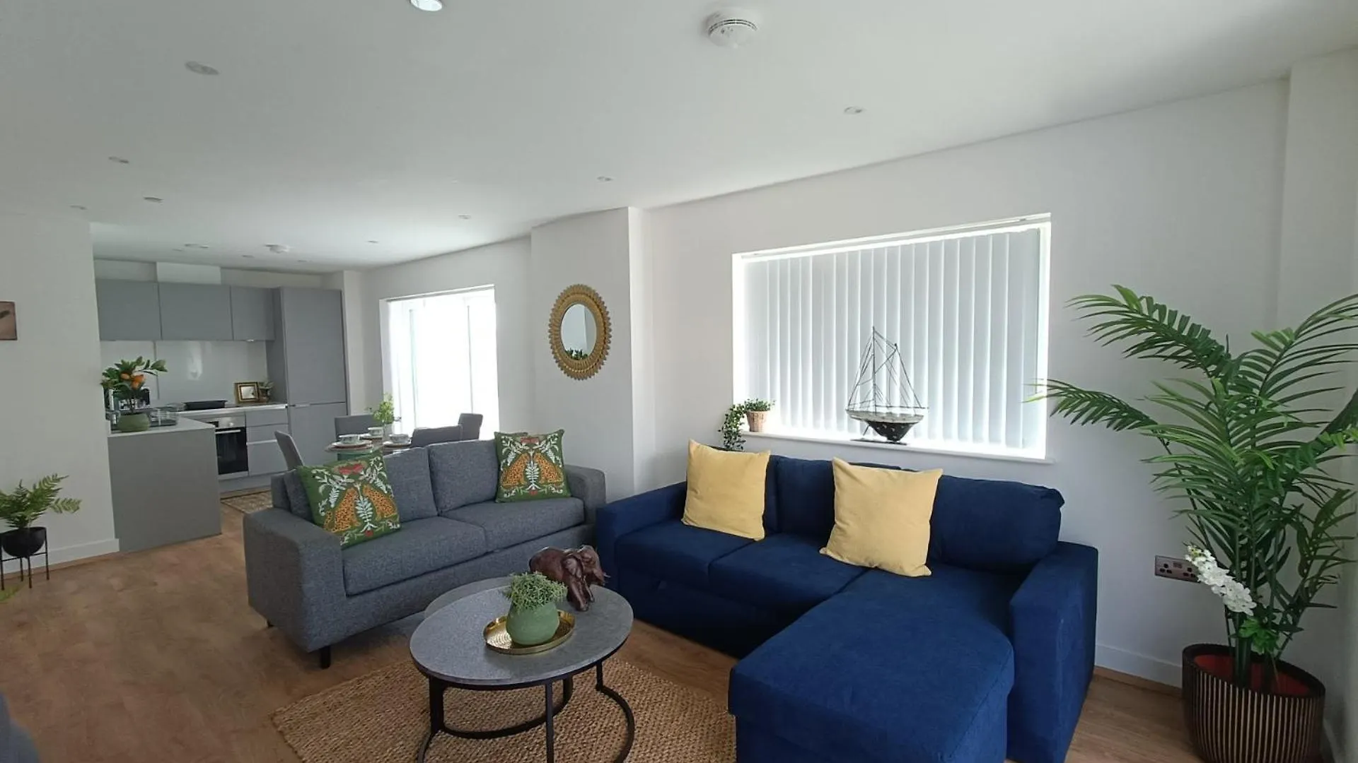 Snuggle Inn: Riverside Apartments with Thames Views London